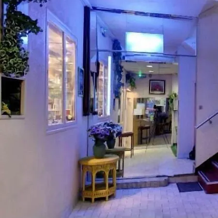 Notre Dame Auxiliatrice 酒店 2*