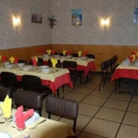 Notre Dame Auxiliatrice Hotel Lourdes