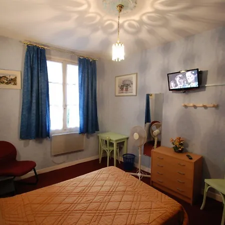 Notre Dame Auxiliatrice Hotel Lourdes