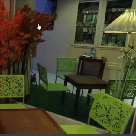 Notre Dame Auxiliatrice Hotel Lourdes