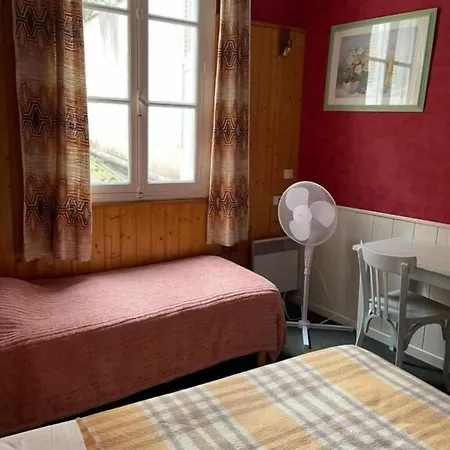 Notre Dame Auxiliatrice Hotel Lourdes