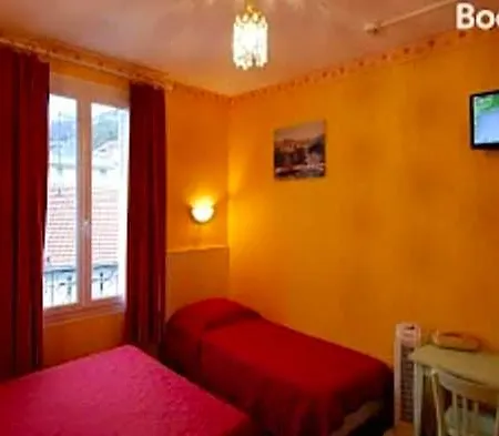 Notre Dame Auxiliatrice Hotel Lourdes