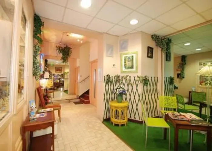 Notre Dame Auxiliatrice Hotel 2*