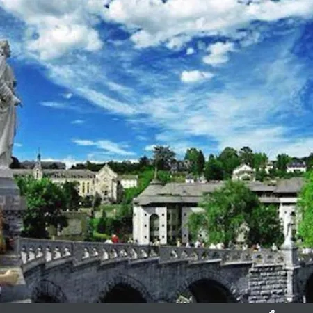 Notre Dame Auxiliatrice Отель